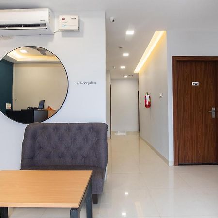 Hotel Ballfin Indore Индаур Экстерьер фото