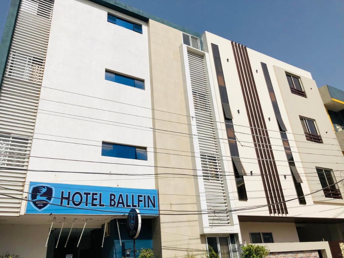 Hotel Ballfin Indore Индаур Экстерьер фото