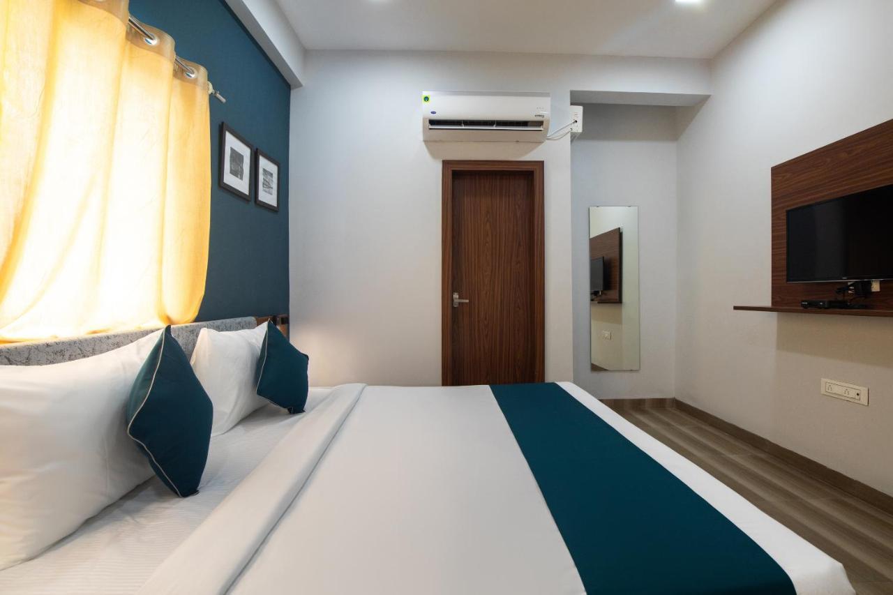 Hotel Ballfin Indore Индаур Экстерьер фото