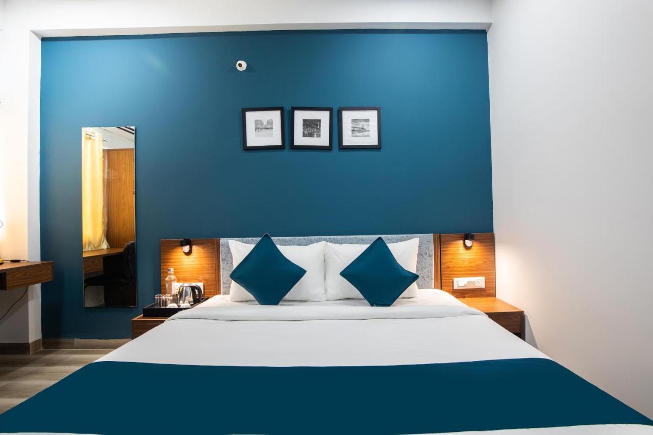Hotel Ballfin Indore Индаур Экстерьер фото